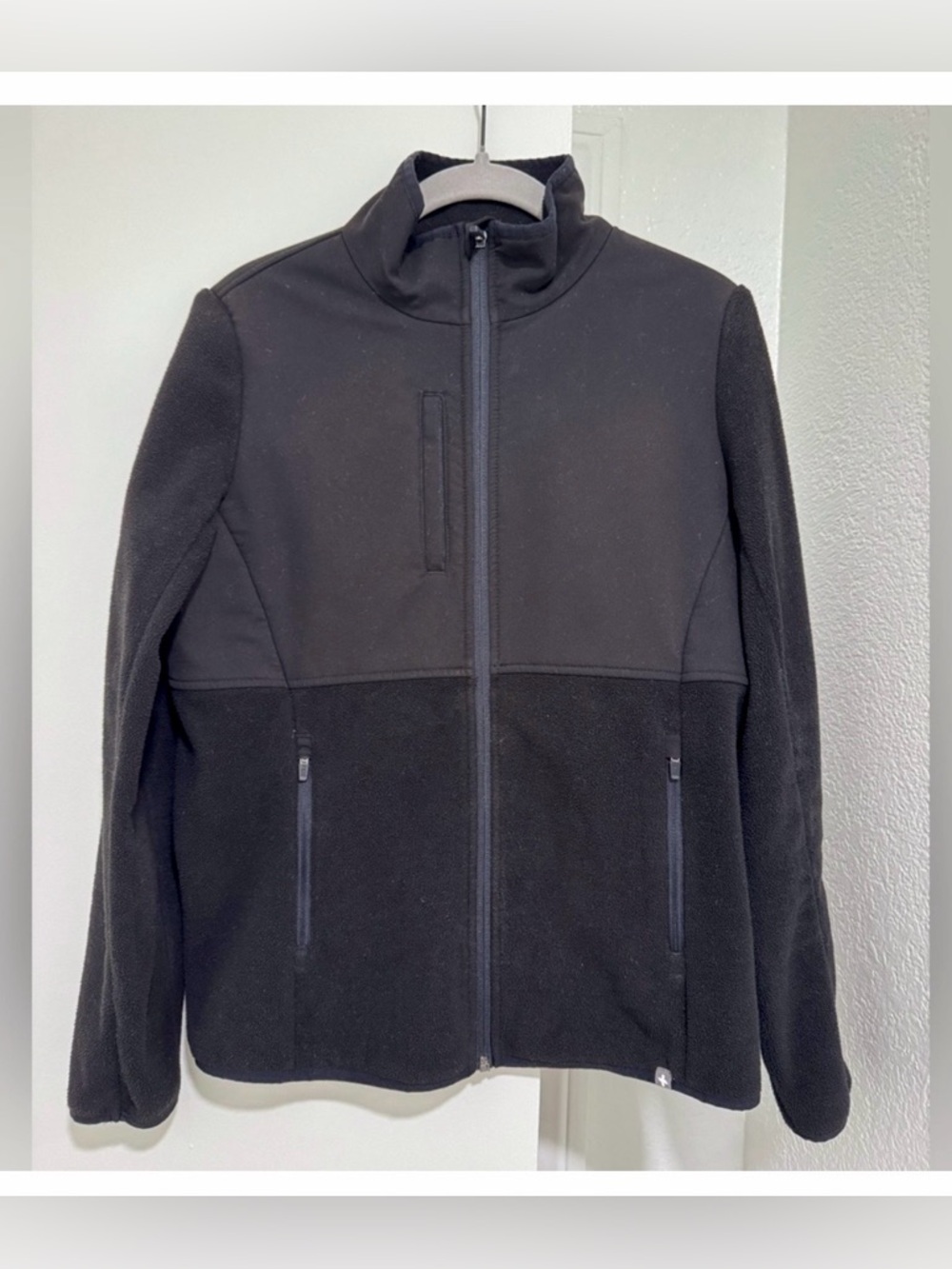 Figs Women’s Black Fleece Jacket